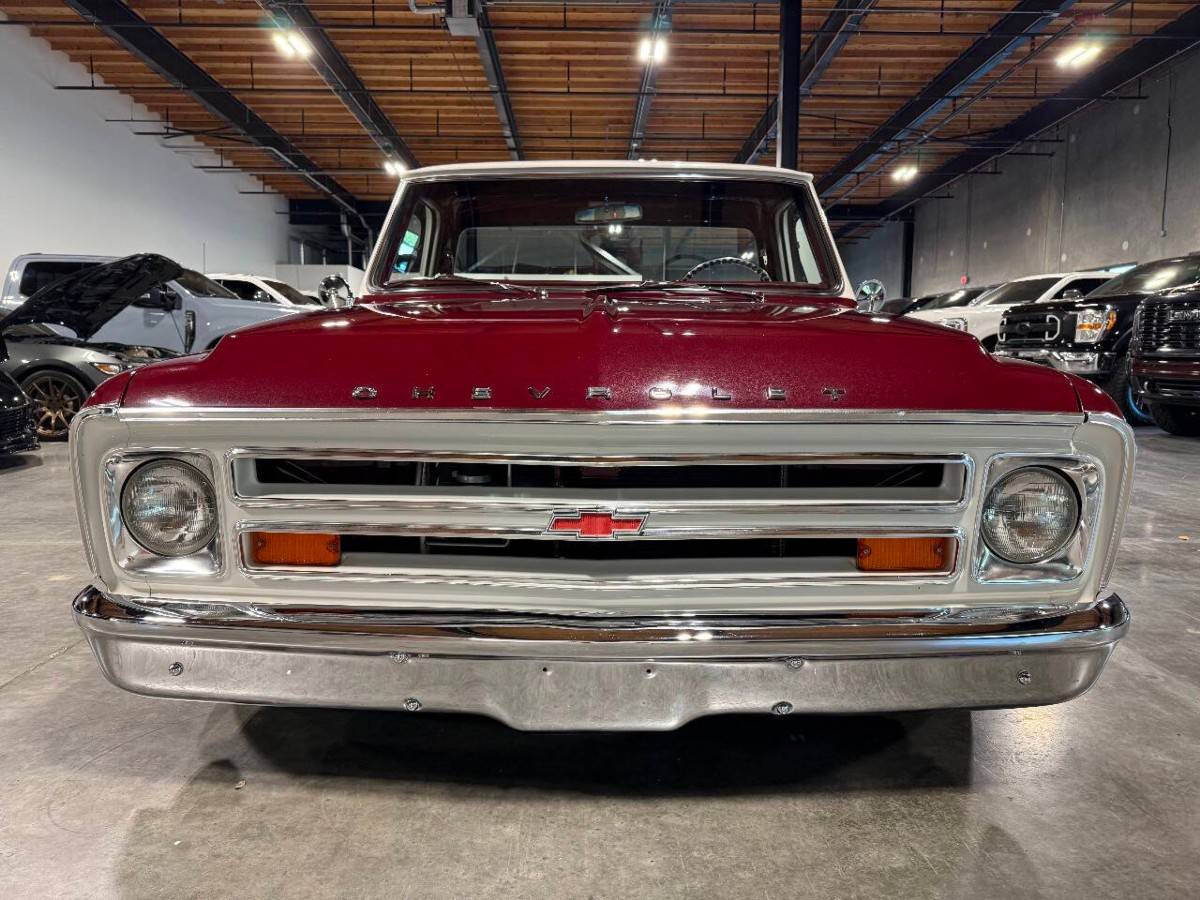 Chevrolet-c10-restomod-1968-20