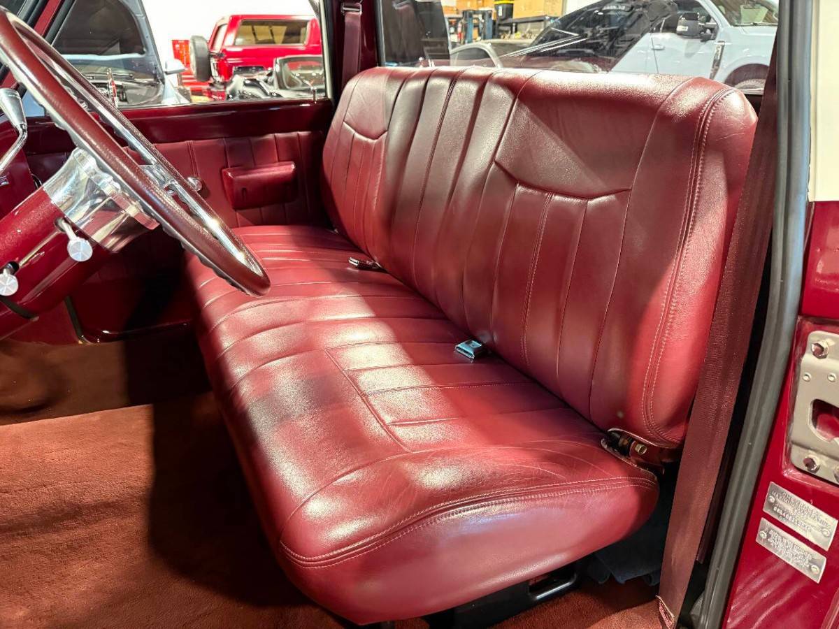 Chevrolet-c10-restomod-1968-40