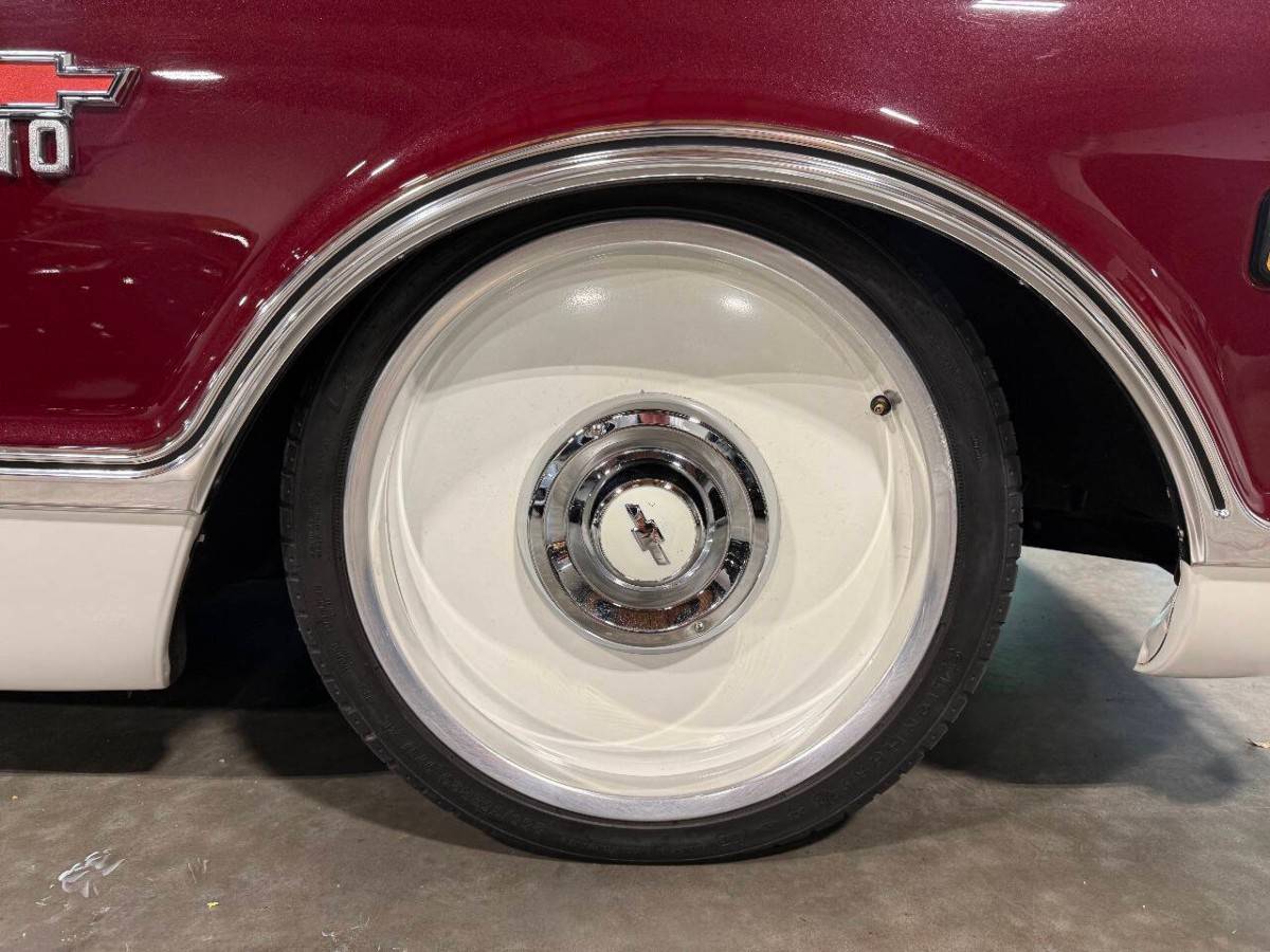 Chevrolet-c10-restomod-1968-41
