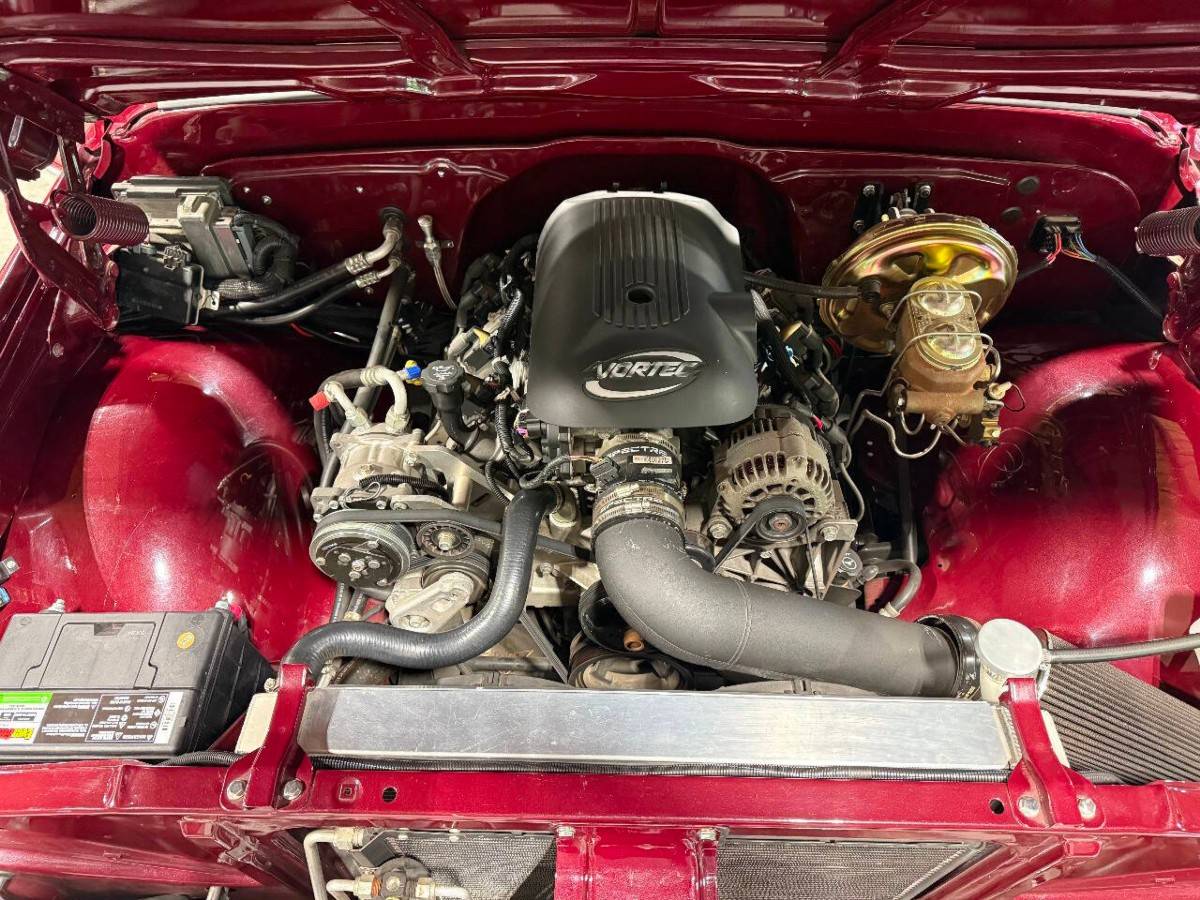 Chevrolet-c10-restomod-1968-52