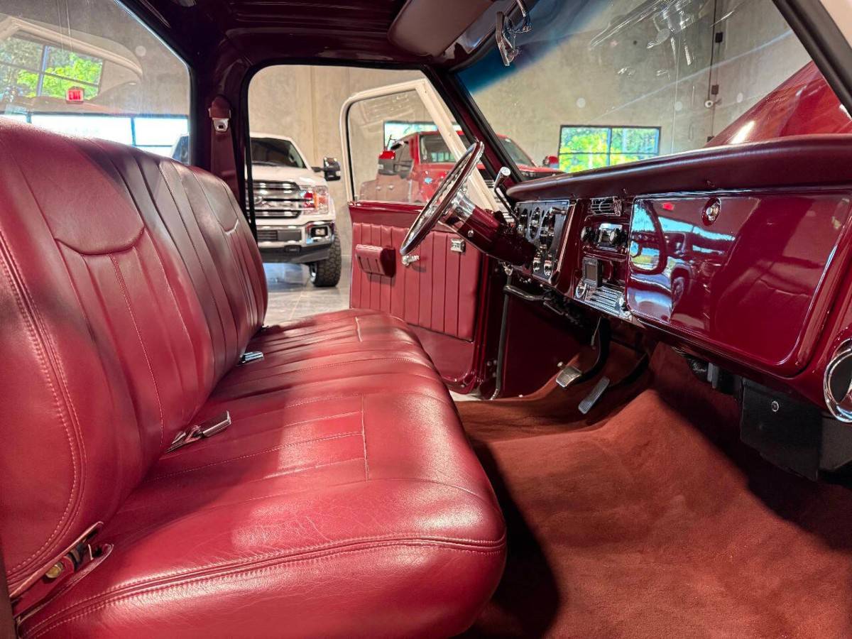 Chevrolet-c10-restomod-1968-55
