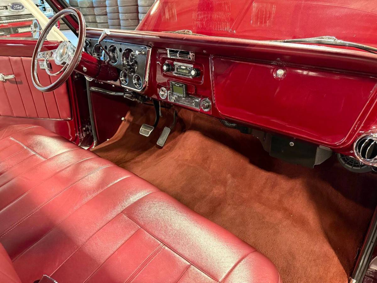 Chevrolet-c10-restomod-1968-56