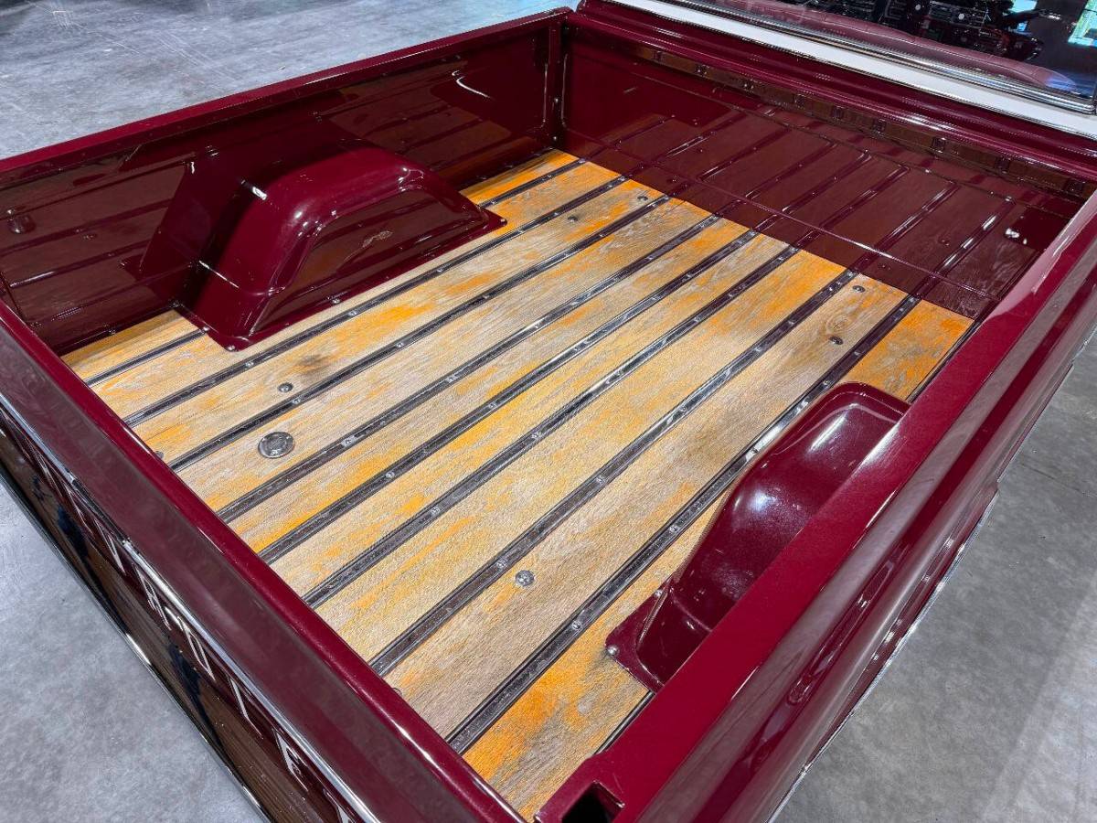 Chevrolet-c10-restomod-1968-64