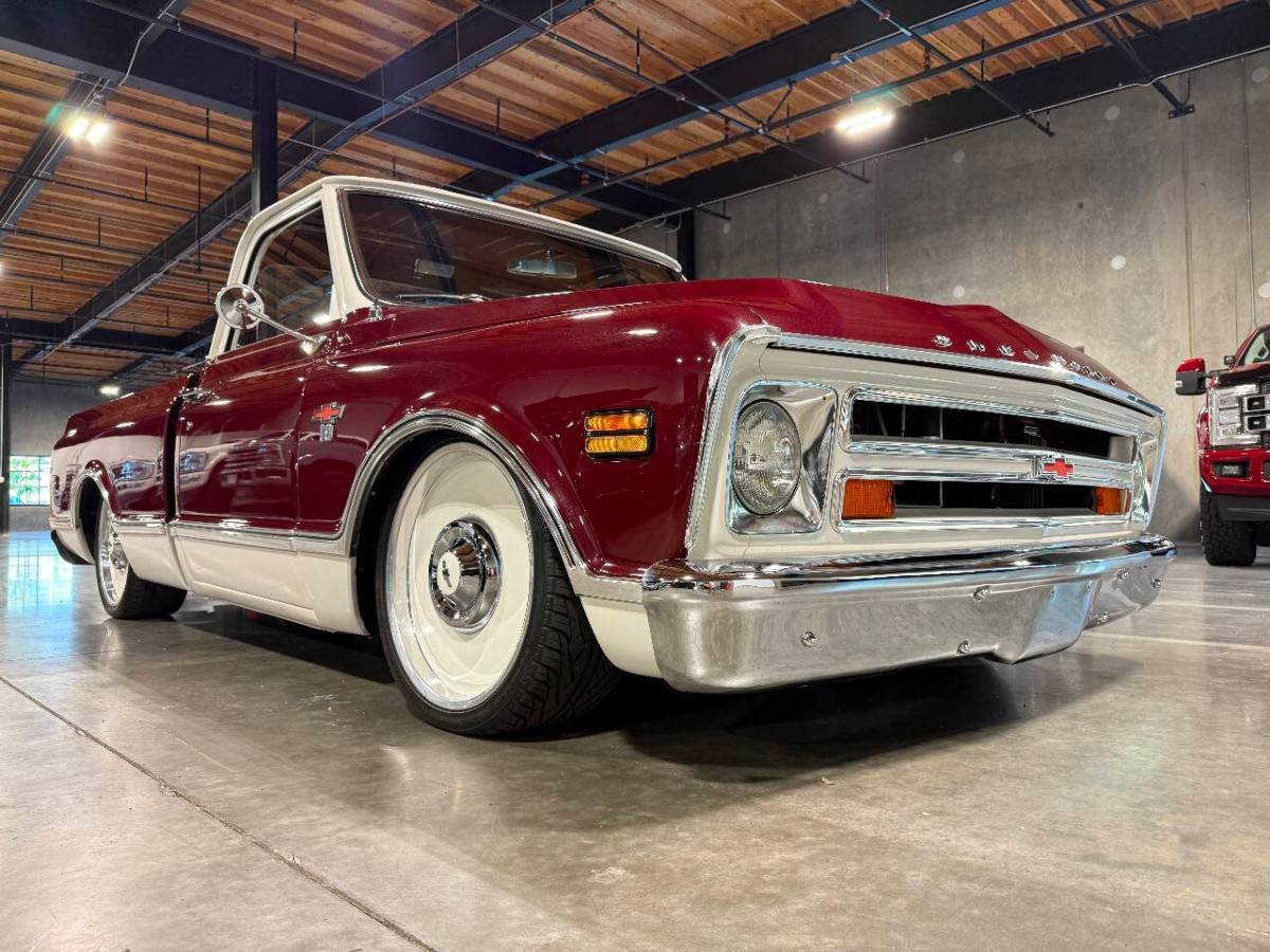 Chevrolet-c10-restomod-1968-66