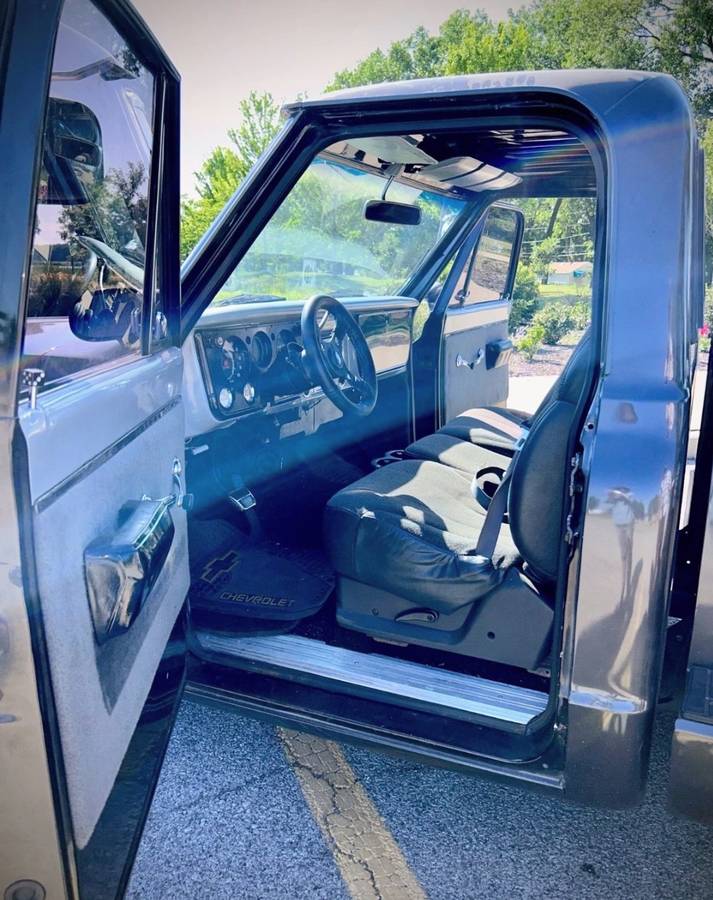 Chevrolet-c10-short-bed-stepside-pickup-1970-grey-5