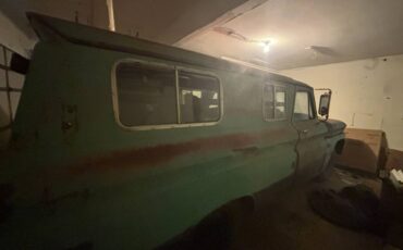 Chevrolet-c10-suburban-1970