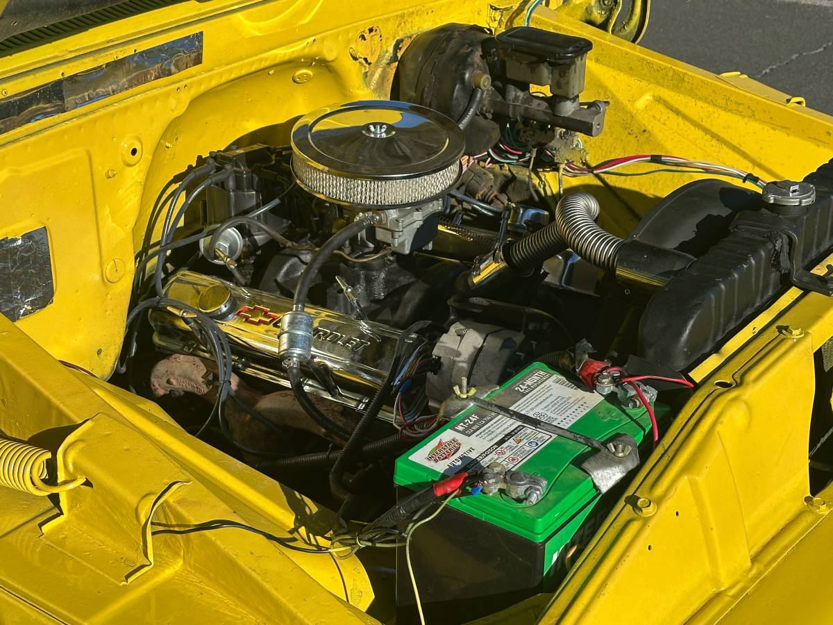 Chevrolet-c20-1965-yellow-16
