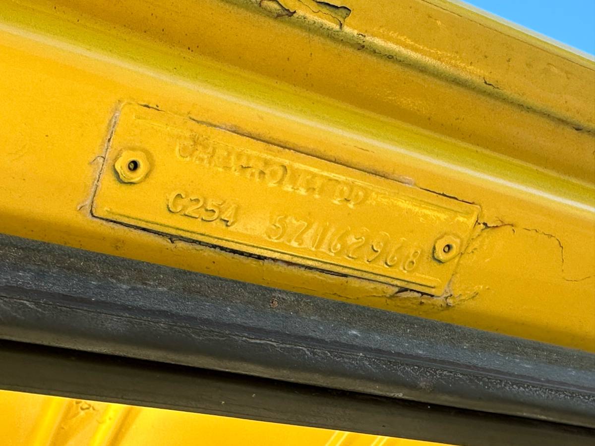 Chevrolet-c20-1965-yellow-19