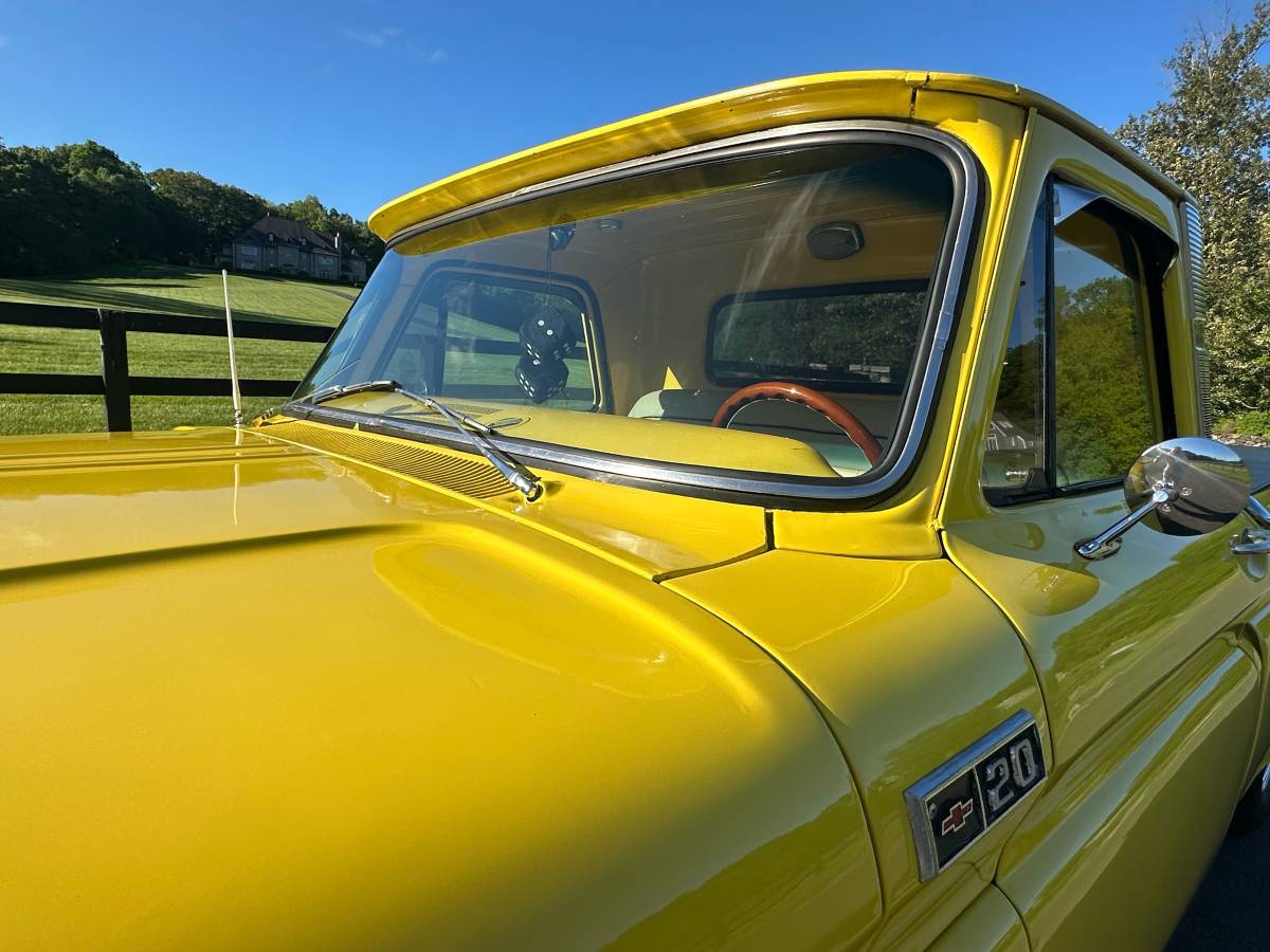 Chevrolet-c20-1965-yellow-21