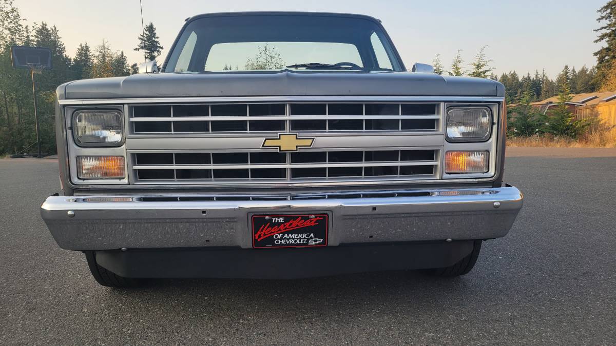 Chevrolet-c20-1986-grey-17
