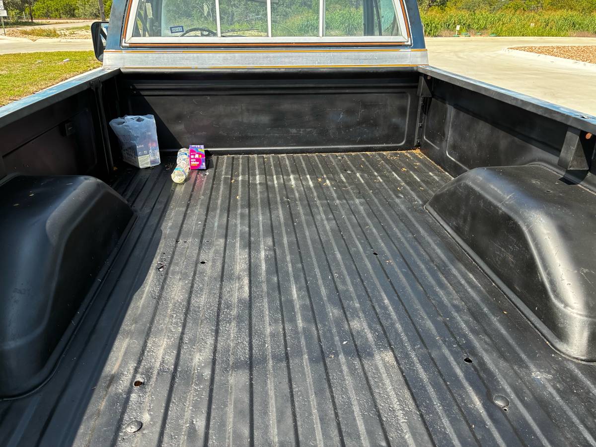 Chevrolet-c20-silverado-1977-blue-11