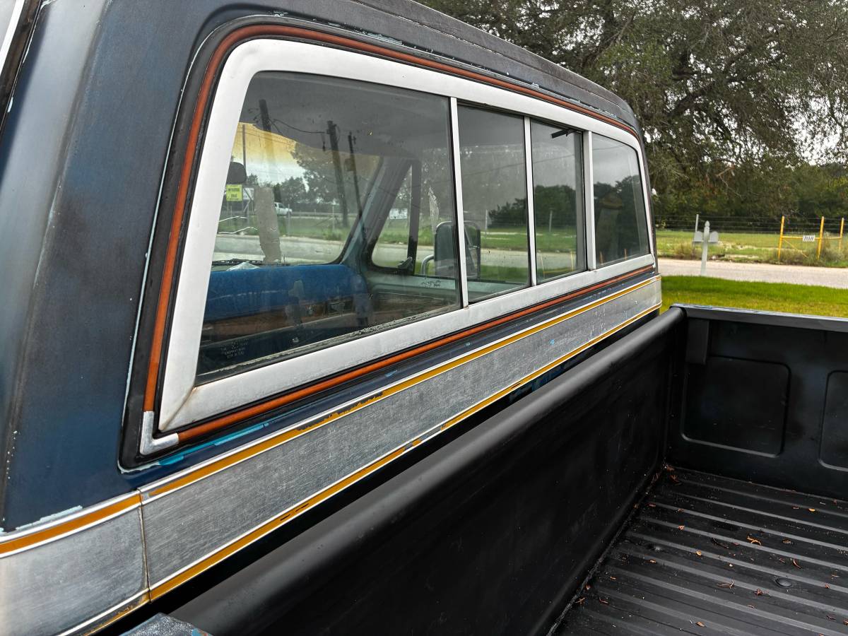 Chevrolet-c20-silverado-1977-blue-20