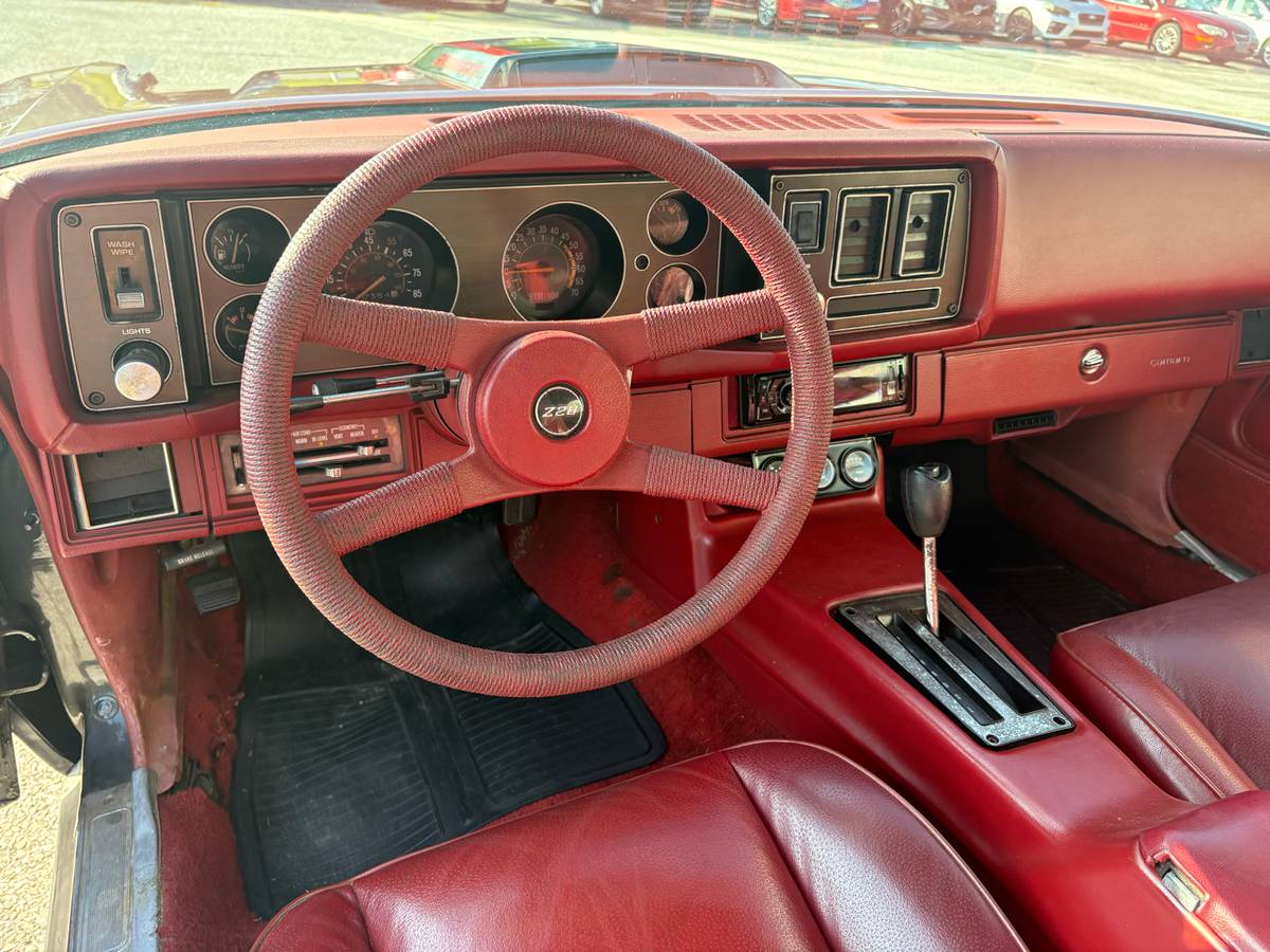 Chevrolet-camaro-1980-grey-10