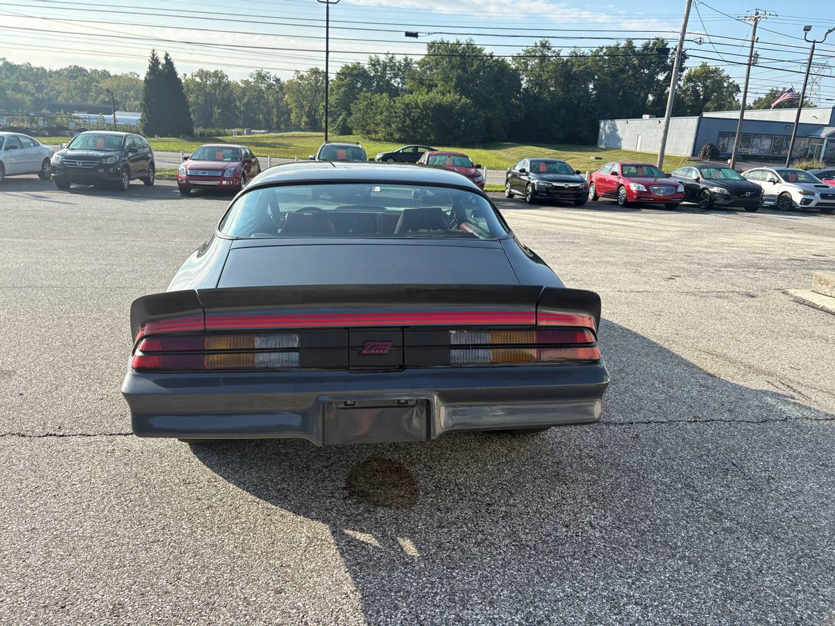 Chevrolet-camaro-1980-grey-5