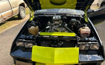 Chevrolet-camaro-1984-black-11