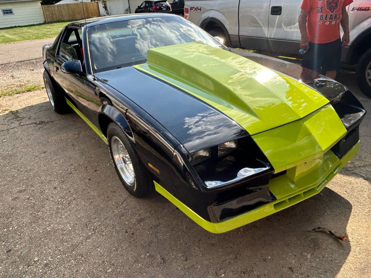 Chevrolet-camaro-1984-black-8
