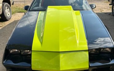 Chevrolet-camaro-1984-black-9