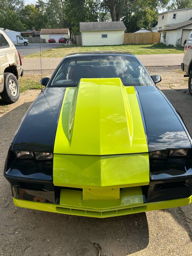 Chevrolet-camaro-1984-black-9