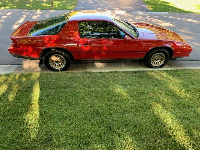Chevrolet-camaro-1984-red-1