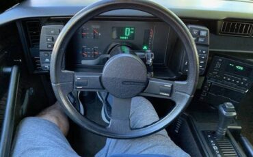 Chevrolet-camaro-1984-red-11