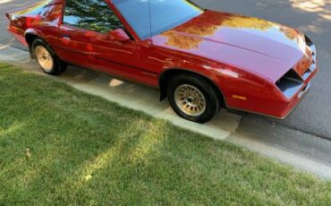 Chevrolet-camaro-1984-red-2