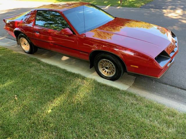 Chevrolet-camaro-1984-red-2