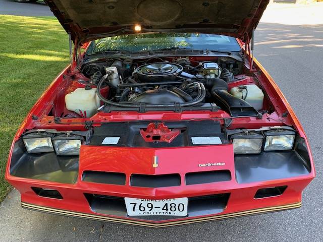 Chevrolet-camaro-1984-red-9