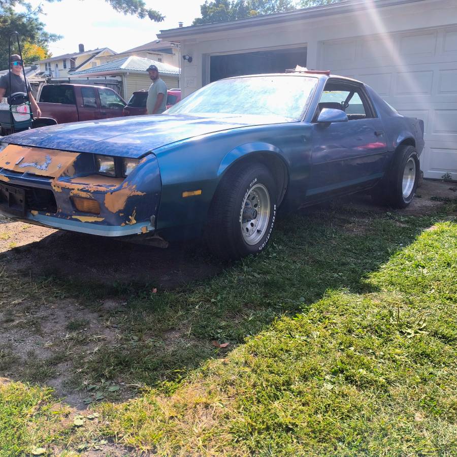 Chevrolet-camaro-1986-2