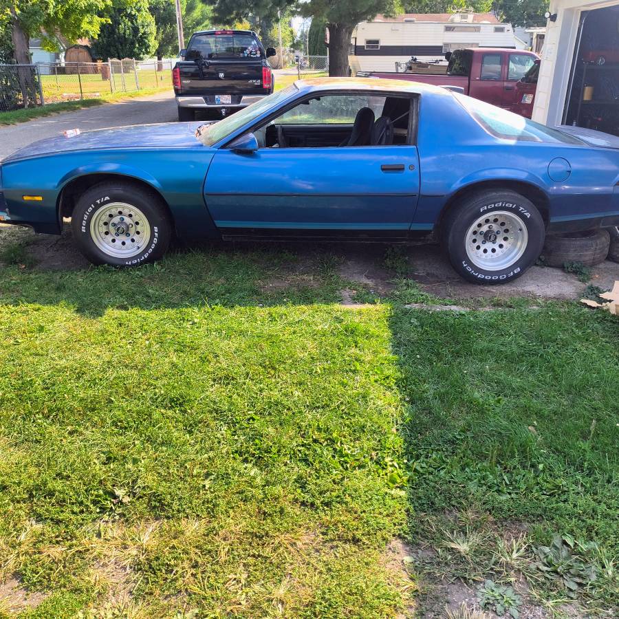 Chevrolet-camaro-1986