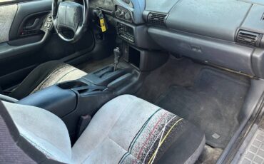 Chevrolet-camaro-1993-5