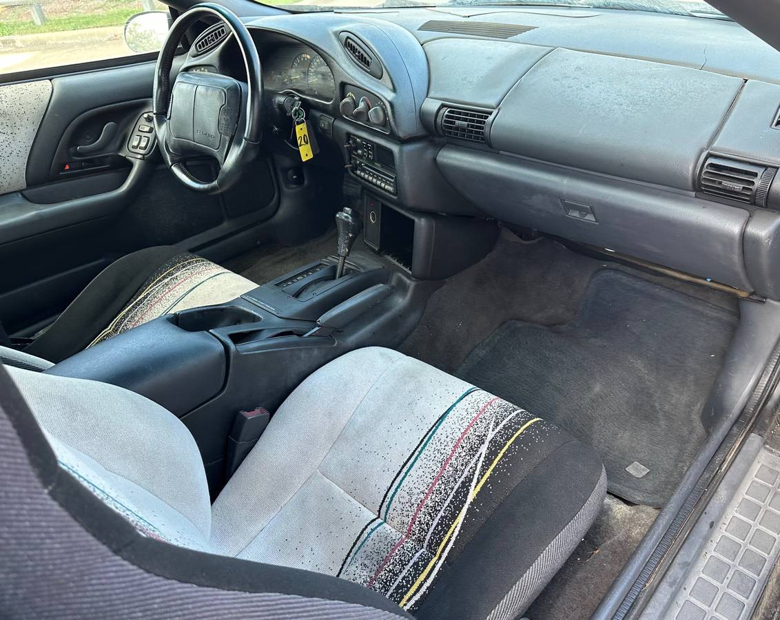 Chevrolet-camaro-1993-5