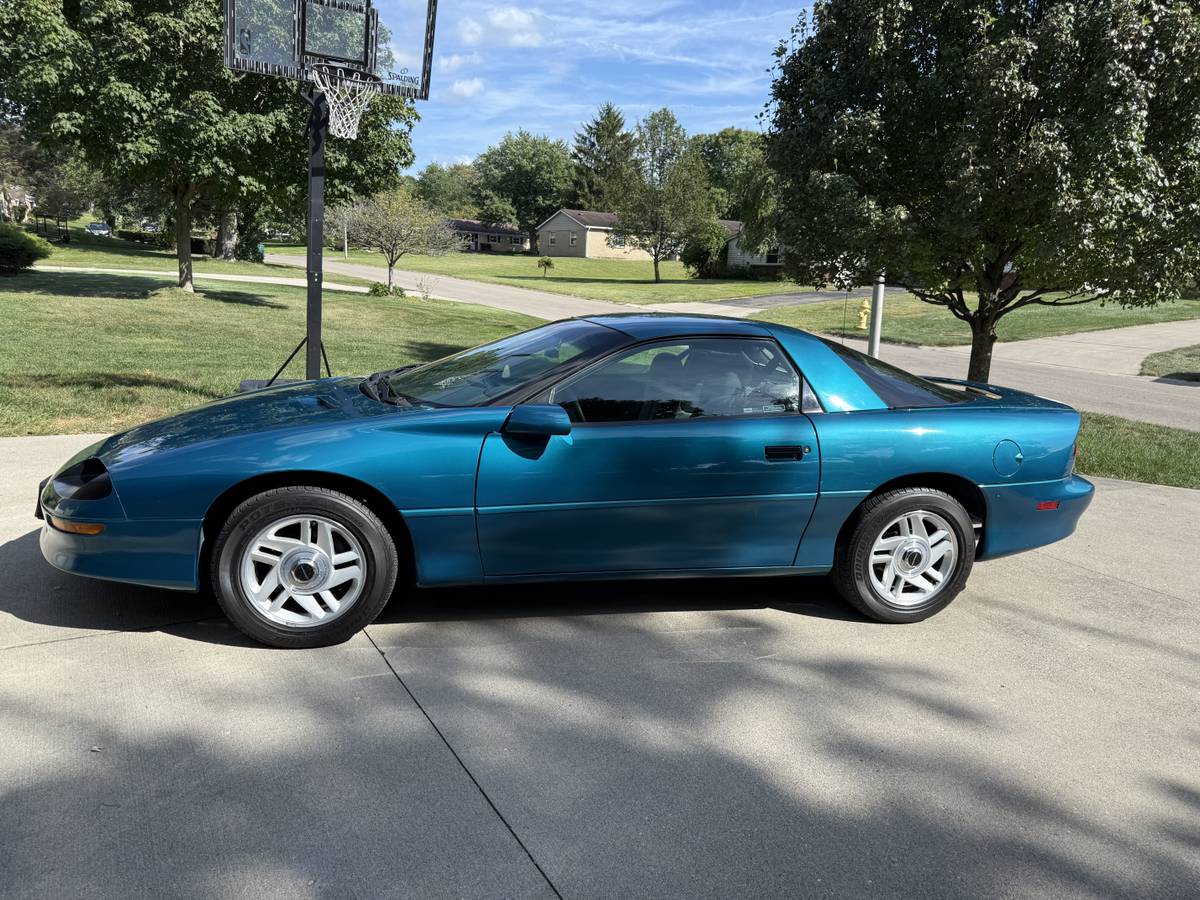 Chevrolet-camaro-1995-custom-6