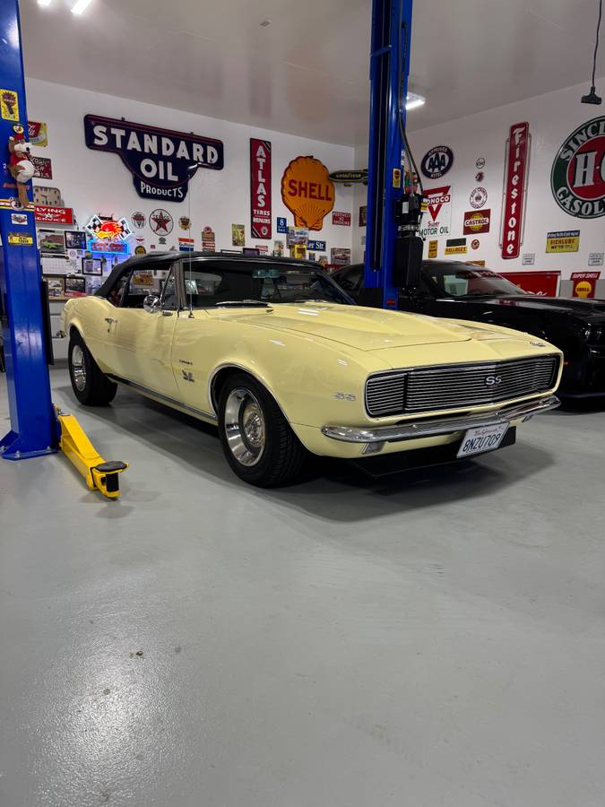 Chevrolet-camaro-convertible-1967-yellow-12