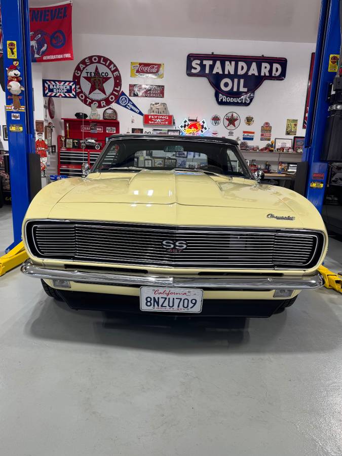 Chevrolet-camaro-convertible-1967-yellow-31
