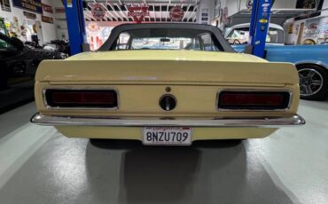 Chevrolet-camaro-convertible-1967-yellow-33