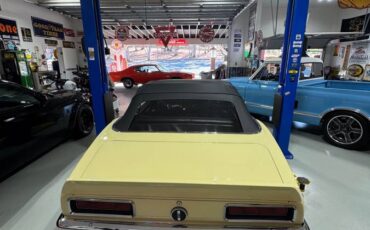 Chevrolet-camaro-convertible-1967-yellow-35