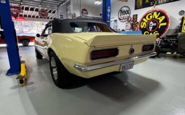 Chevrolet-camaro-convertible-1967-yellow-44