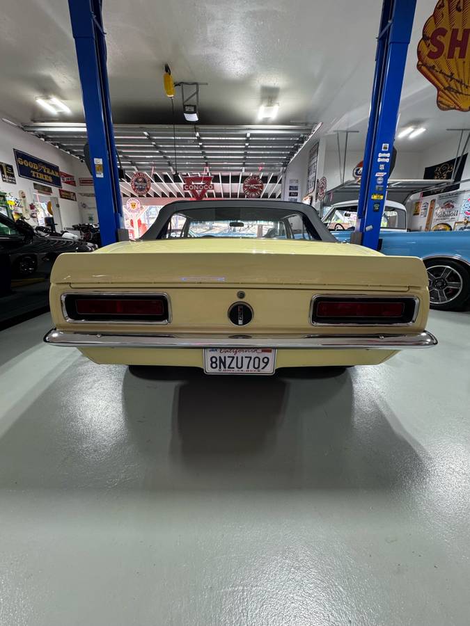 Chevrolet-camaro-convertible-1967-yellow-45