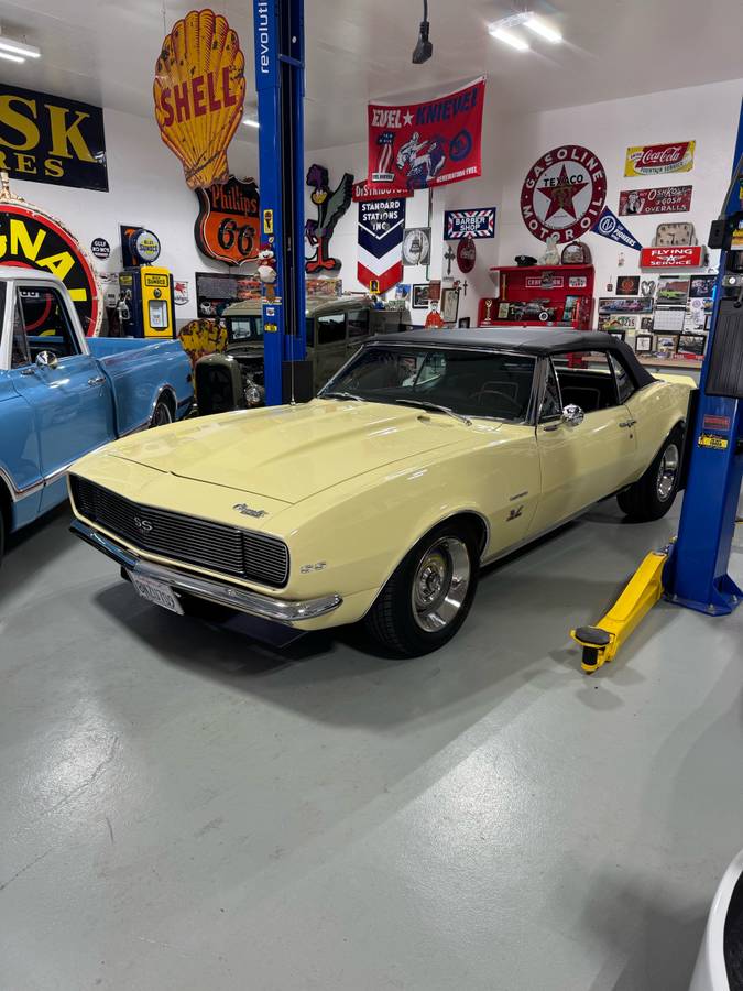 Chevrolet-camaro-convertible-1967-yellow-47