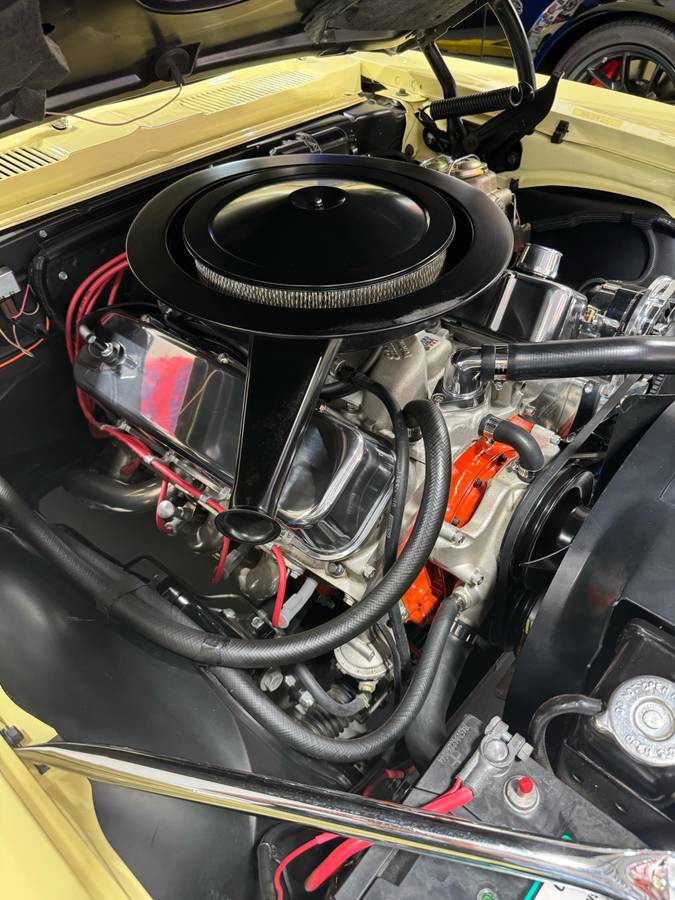 Chevrolet-camaro-convertible-1967-yellow-51