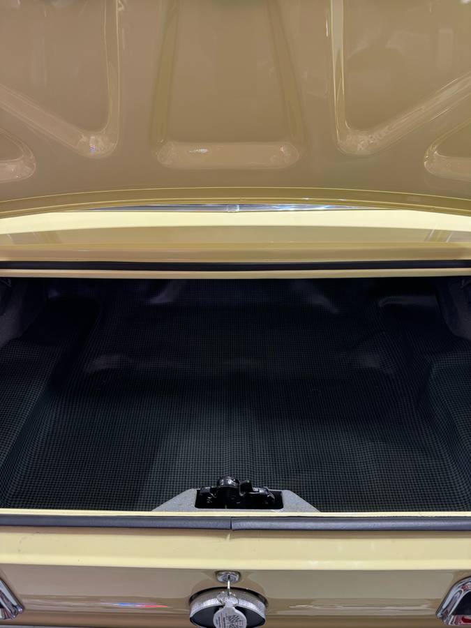Chevrolet-camaro-convertible-1967-yellow-55