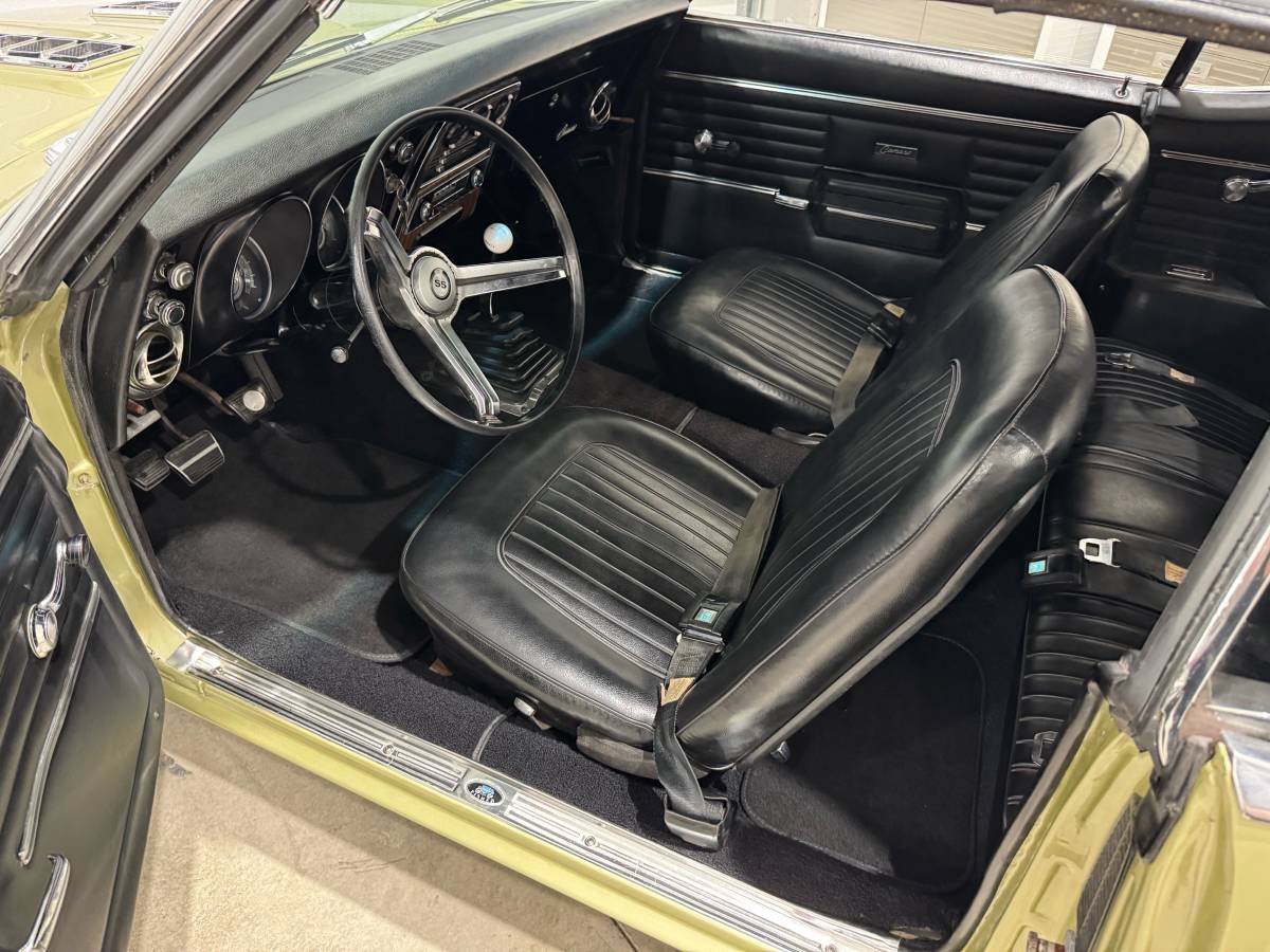Chevrolet-camaro-convertible-1968-custom-10