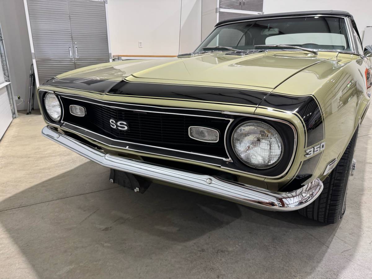 Chevrolet-camaro-convertible-1968-custom-22
