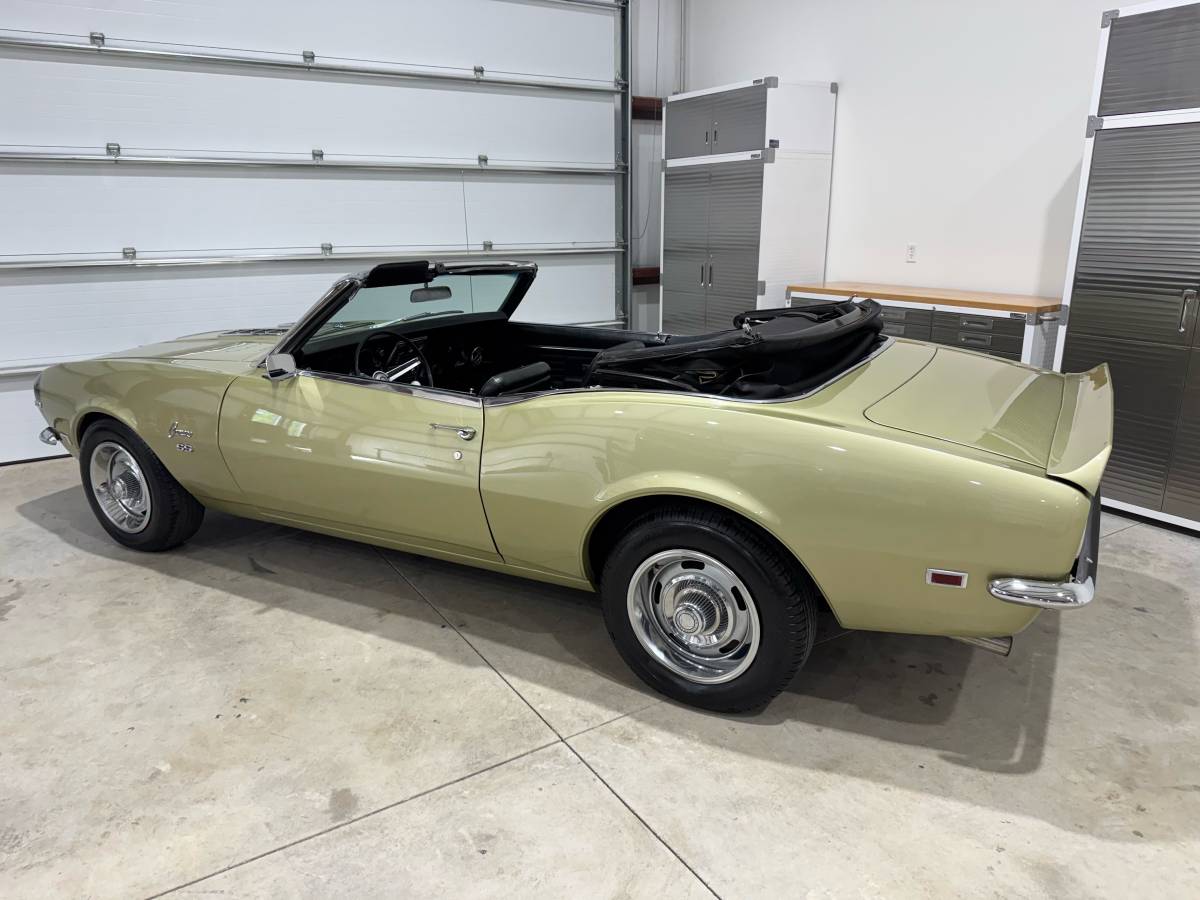 Chevrolet-camaro-convertible-1968-custom-8