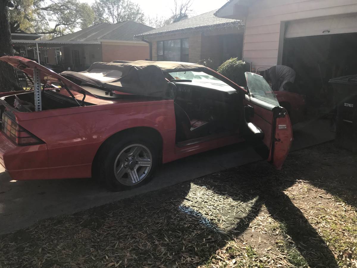 Chevrolet-camaro-convertible-1988-2