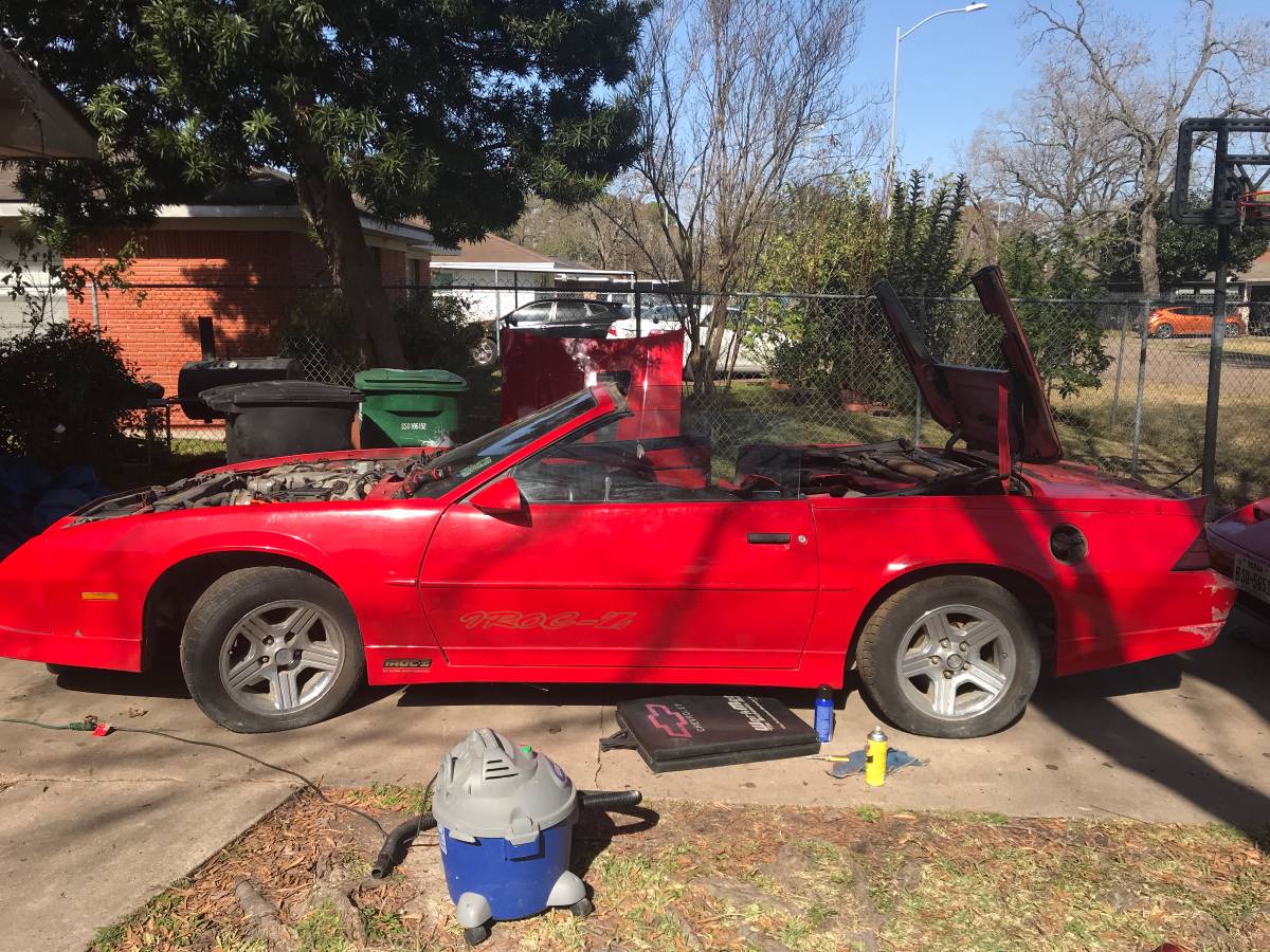 Chevrolet-camaro-convertible-1988-5