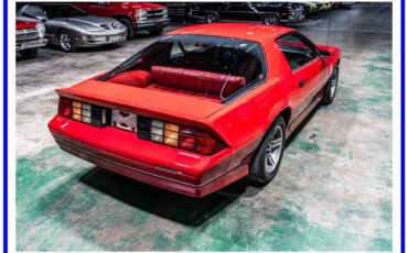Chevrolet-camaro-iroc-1987-red-1