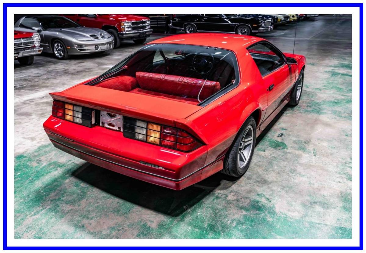Chevrolet-camaro-iroc-1987-red-1