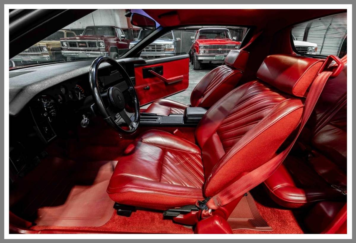Chevrolet-camaro-iroc-1987-red-10
