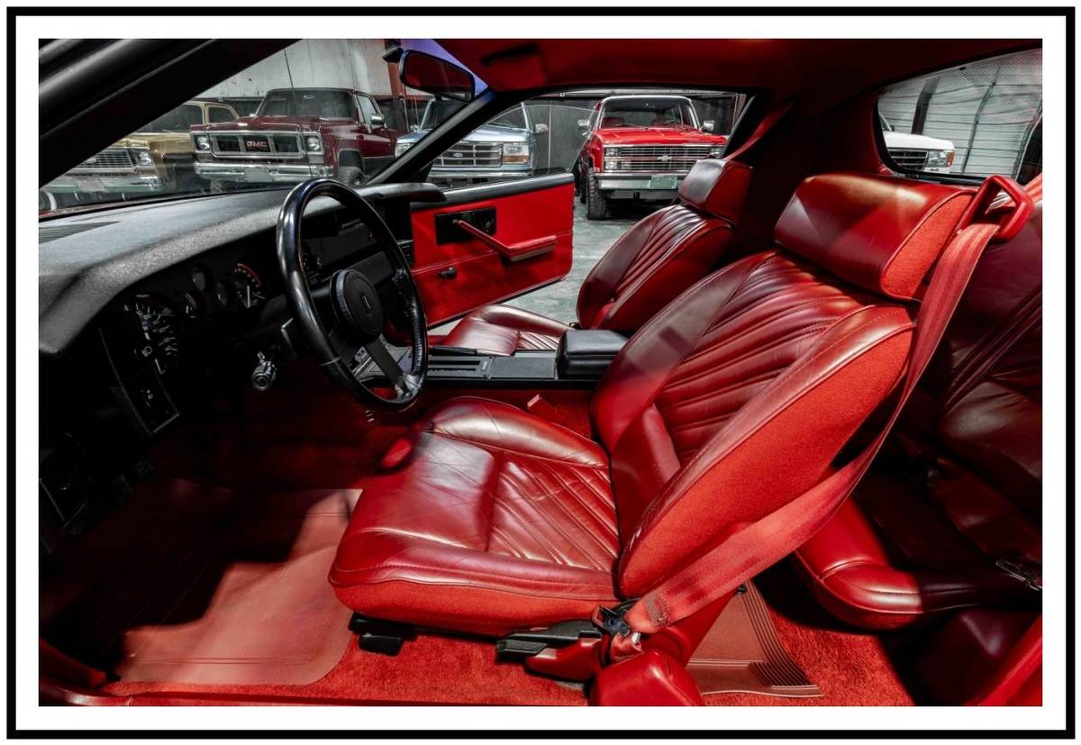 Chevrolet-camaro-iroc-1987-red-2